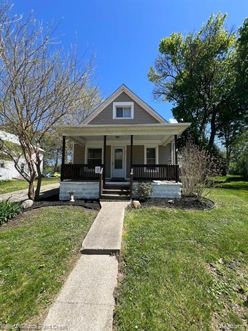 front view picture of 85 Bentley Street, Lapeer, MI. 48446
