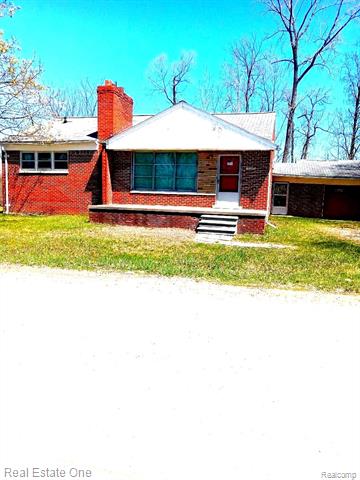front view picture of 4045 Grove Hill Drive, Brighton, MI. 48114