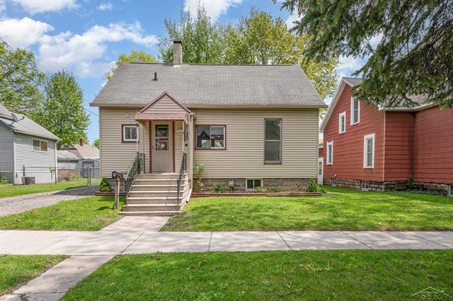 front view picture of 602 N Warner Street, Bay City, MI. 48708