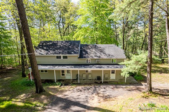 front view picture of 10436 Morgan Mills Avenue Ne, Greenville, MI. 48838