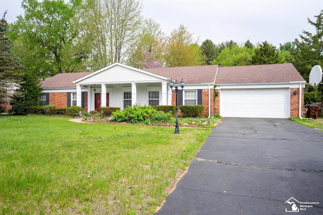 front view picture of 3336 Springdale Street, Lambertville, MI. 48144