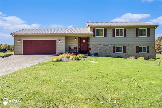 front view picture of 5460 Walker Road, Davison, MI. 48423