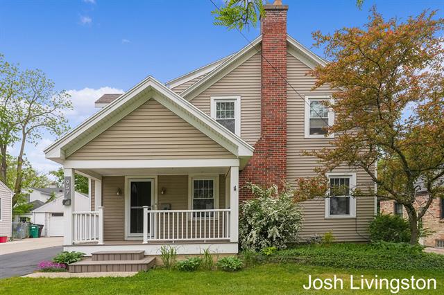 front view picture of 957 Breton Road Se, Grand Rapids, MI. 49506