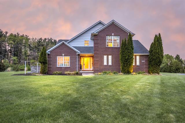 front view picture of 6833 Strawberry Lake Road, Whitmore Lake, MI. 48189