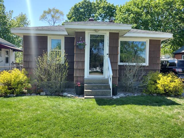 front view picture of 1969 Hudson Street, Muskegon, MI. 49441