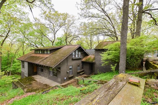front view picture of 2205 Ridge Road, Kalamazoo, MI. 49008