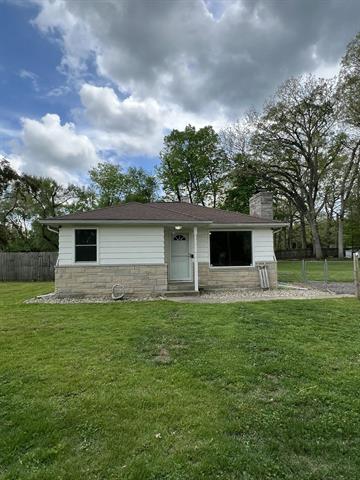 front view picture of 104 Ontario Road, Niles, MI. 49120