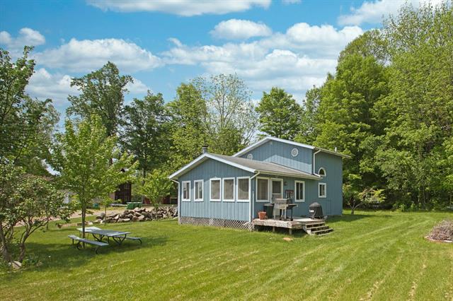 front view picture of 126 Diamond Isle, Cassopolis, MI. 49031