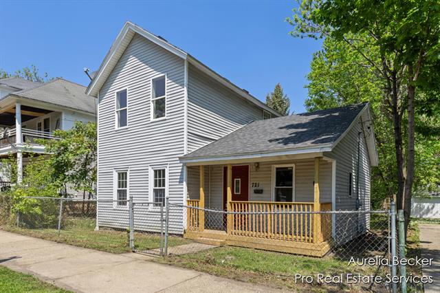 front view picture of 721 6Th Street Nw, Grand Rapids, MI. 49504