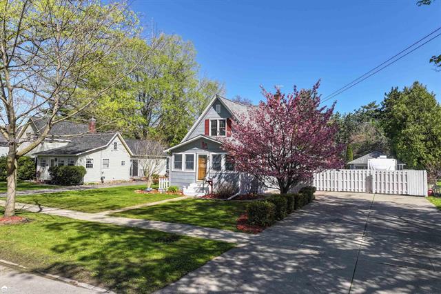 front view picture of 405 E 5Th Street, Imlay City, MI. 48444