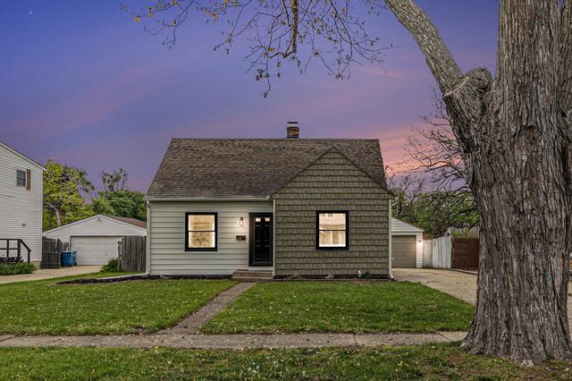 front view picture of 1423 Royce Avenue, Kalamazoo, MI. 49001