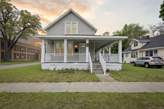front view picture of 602 Ada Avenue, Muskegon, MI. 49442