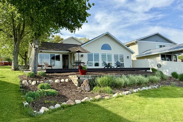 front view picture of 1128 N Eagle Lake Drive, Kalamazoo, MI. 49009