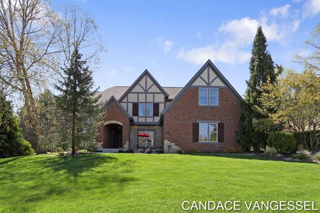 front view picture of 2429 Shears Crossing Court Ne, Grand Rapids, MI. 49525
