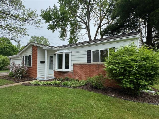 front view picture of 2715 Beacon Hill Street, Ann Arbor, MI. 48104