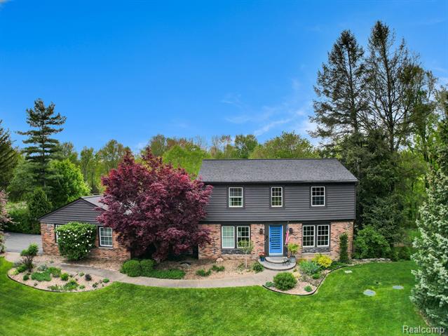 front view picture of 6457 Grand Circle Drive, Brighton, MI. 48116