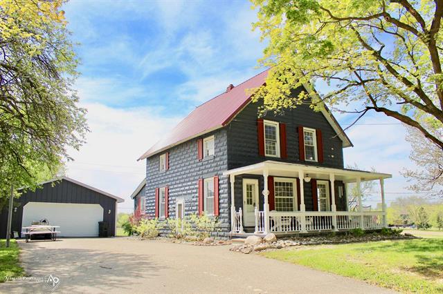 front view picture of 11478 E Carpenter Road, Davison, MI. 48423