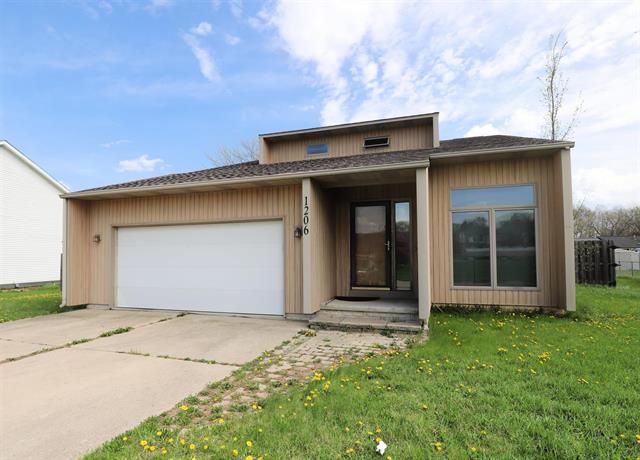 front view picture of 1206 River Forest Drive, Flint, MI. 48532