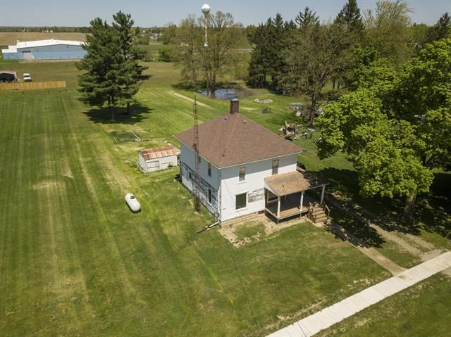 front view picture of 402 W Center Street, Waldron, MI. 49288