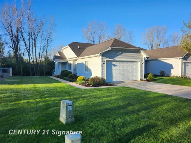 front view picture of 213 Aberdeen Court, Flushing, MI. 48433