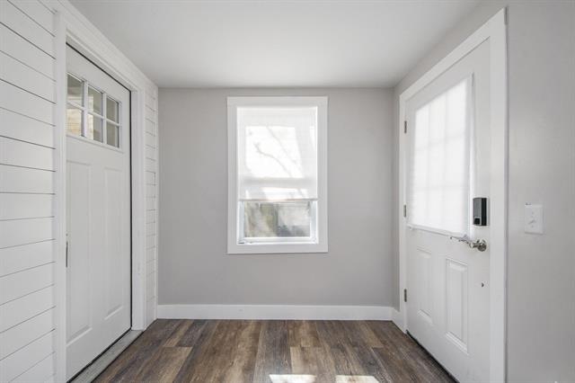 front view picture of 30 Palmer Street Nw, Grand Rapids, MI. 49505