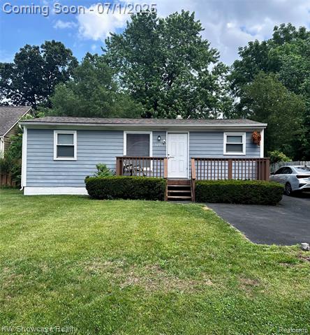 front view picture of 3291 Melmoor St, Commerce Township, MI. 48382