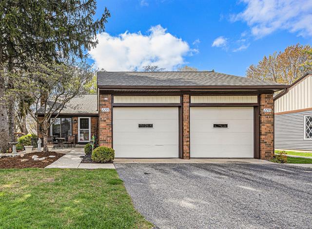 front view picture of 2295 Radcliff Circle Se, Grand Rapids, MI. 49546