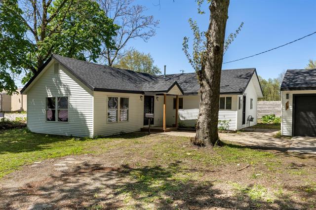 front view picture of 19 Meerse Street, Grand Rapids, MI. 49507