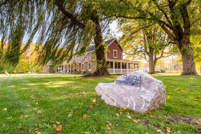 front view picture of 3694 Kerlikowske Road, Coloma, MI. 49038