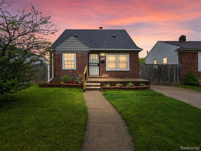 front view picture of 6108 Piedmont Street, Detroit, MI. 48228