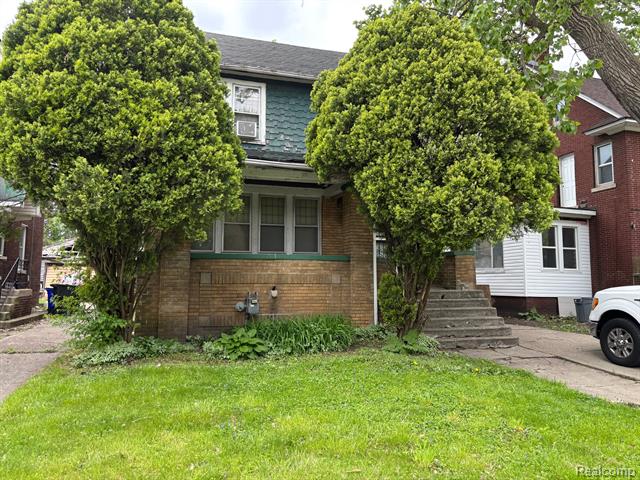 front view picture of 671 Lakewood Street, Detroit, MI. 48215