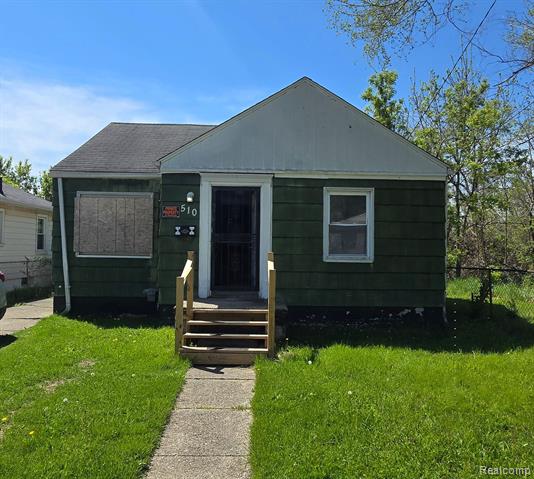 front view picture of 510 E Lorado Avenue, Flint, MI. 48505