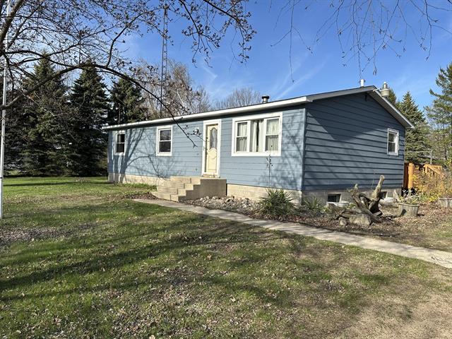 front view picture of 2080 N Mears Street, Mears, MI. 49436