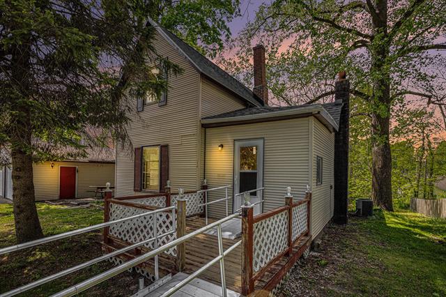 front view picture of 316 S Fulton Street, Cassopolis, MI. 49031