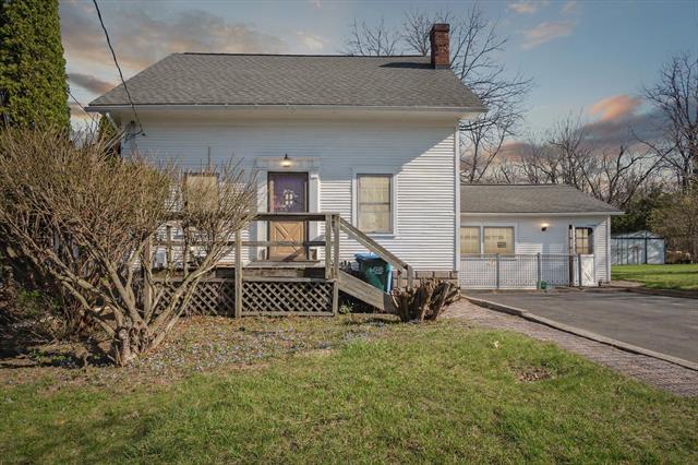 front view picture of 2015 Hamelon Street, Lansing, MI. 48910