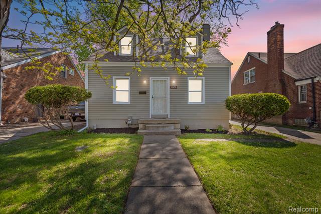front view picture of 15470 Murray Hill Street, Detroit, MI. 48227