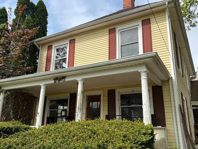 front view picture of 311 N Washington Street, Charlotte, MI. 48813