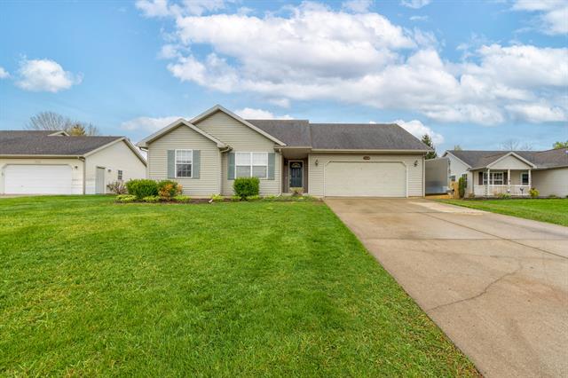 front view picture of 3153 Meadowcroft Lane, Kalamazoo, MI. 49004