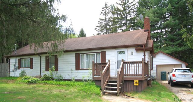 front view picture of 2157 Millville Road, Lapeer, MI. 48446