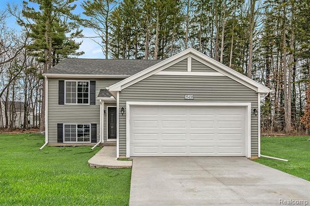 front view picture of 3144 Fox Run, Clio, MI. 48420