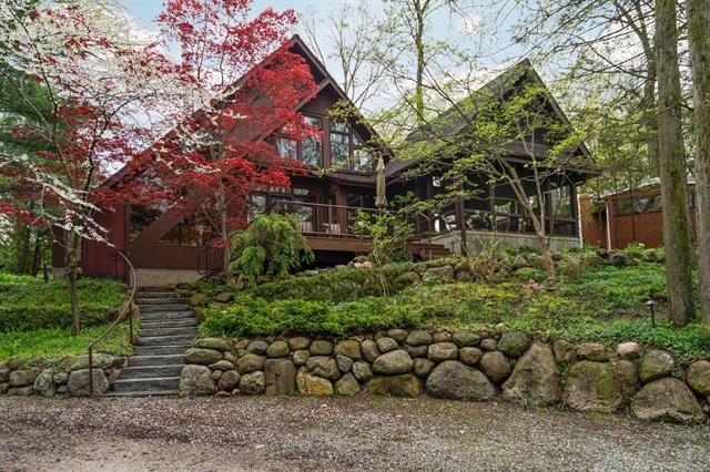front view picture of 3140 Dolph Drive, Ann Arbor, MI. 48103