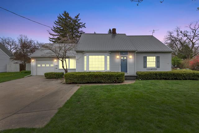 front view picture of 430 S Stewart Avenue, Fremont, MI. 49412