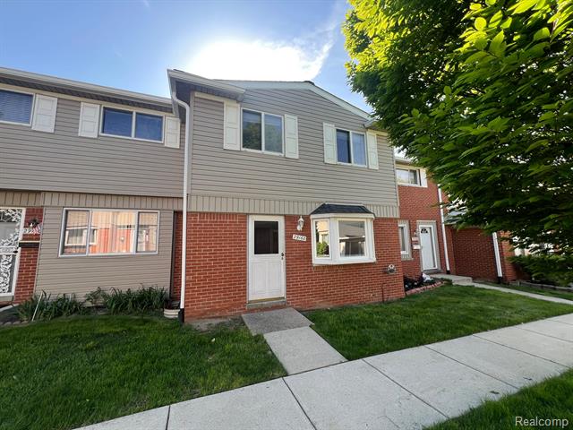 front view picture of 29168 Manchester Street, Westland, MI. 48185