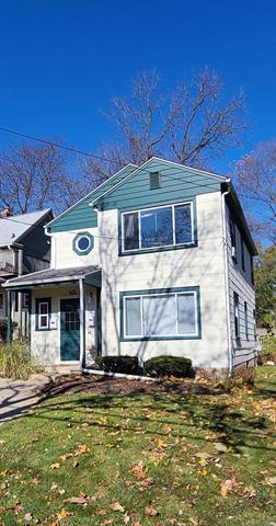 front view picture of 606 W Summit Street, Ann Arbor, MI. 48103