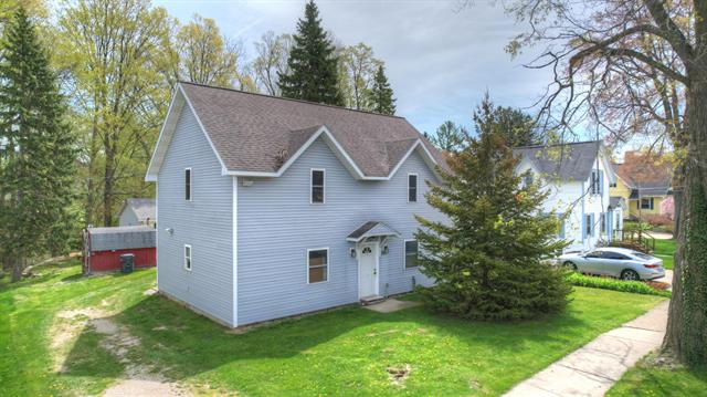 front view picture of 325 Pearl Street, South Haven, MI. 49090
