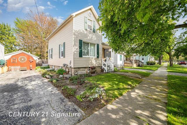 front view picture of 2024 Delaware Street, Saginaw, MI. 48602