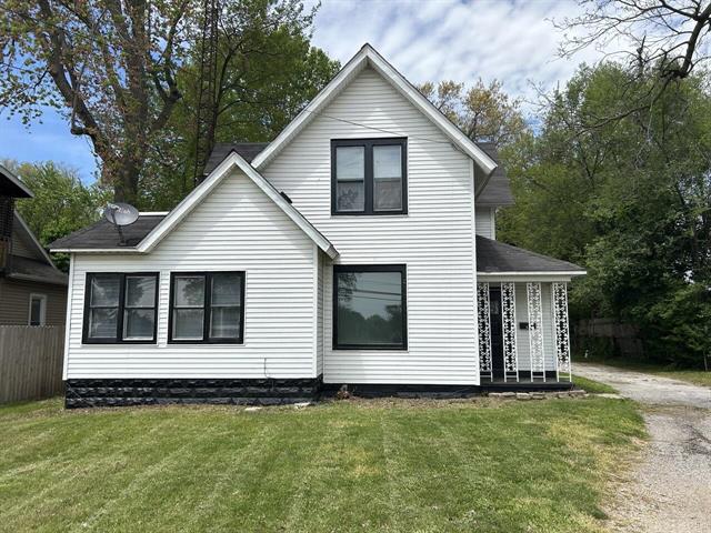 front view picture of 190 E Michigan Avenue, Three Rivers, MI. 49093