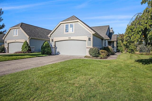 front view picture of 7682 Greenbrier Drive Ne, Rockford, MI. 49341