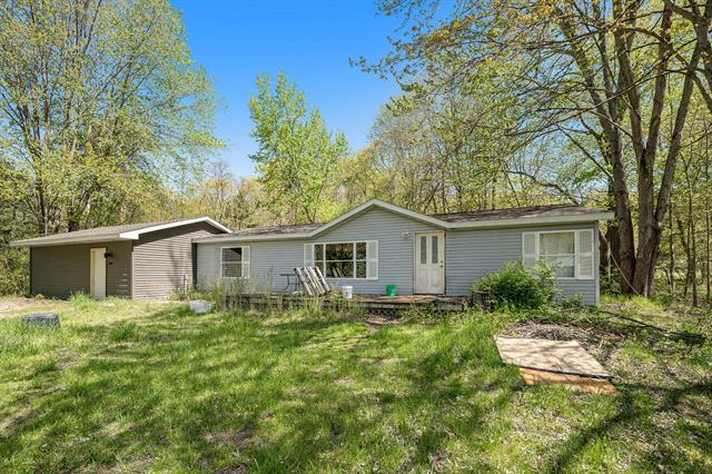 front view picture of 31210 42Nd Avenue, Paw Paw, MI. 49079