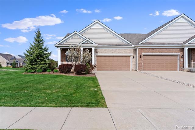 front view picture of 6475 Prairie Dunes Drive, Grand Blanc, MI. 48439